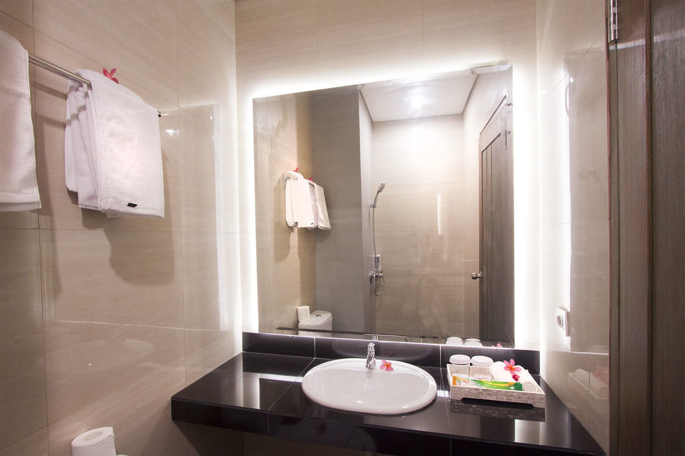 Zen Rooms Seminyak Kayu Jati Buitenkant foto