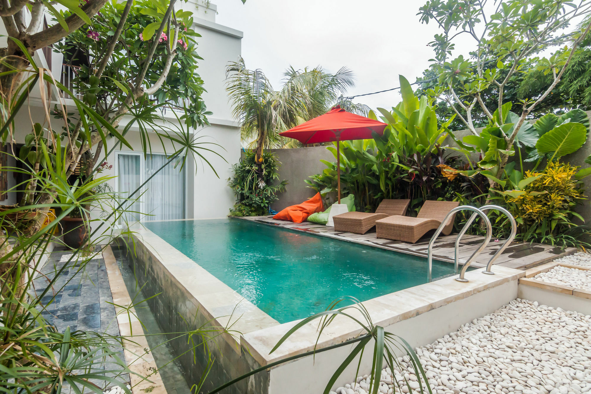 Zen Rooms Seminyak Kayu Jati Buitenkant foto